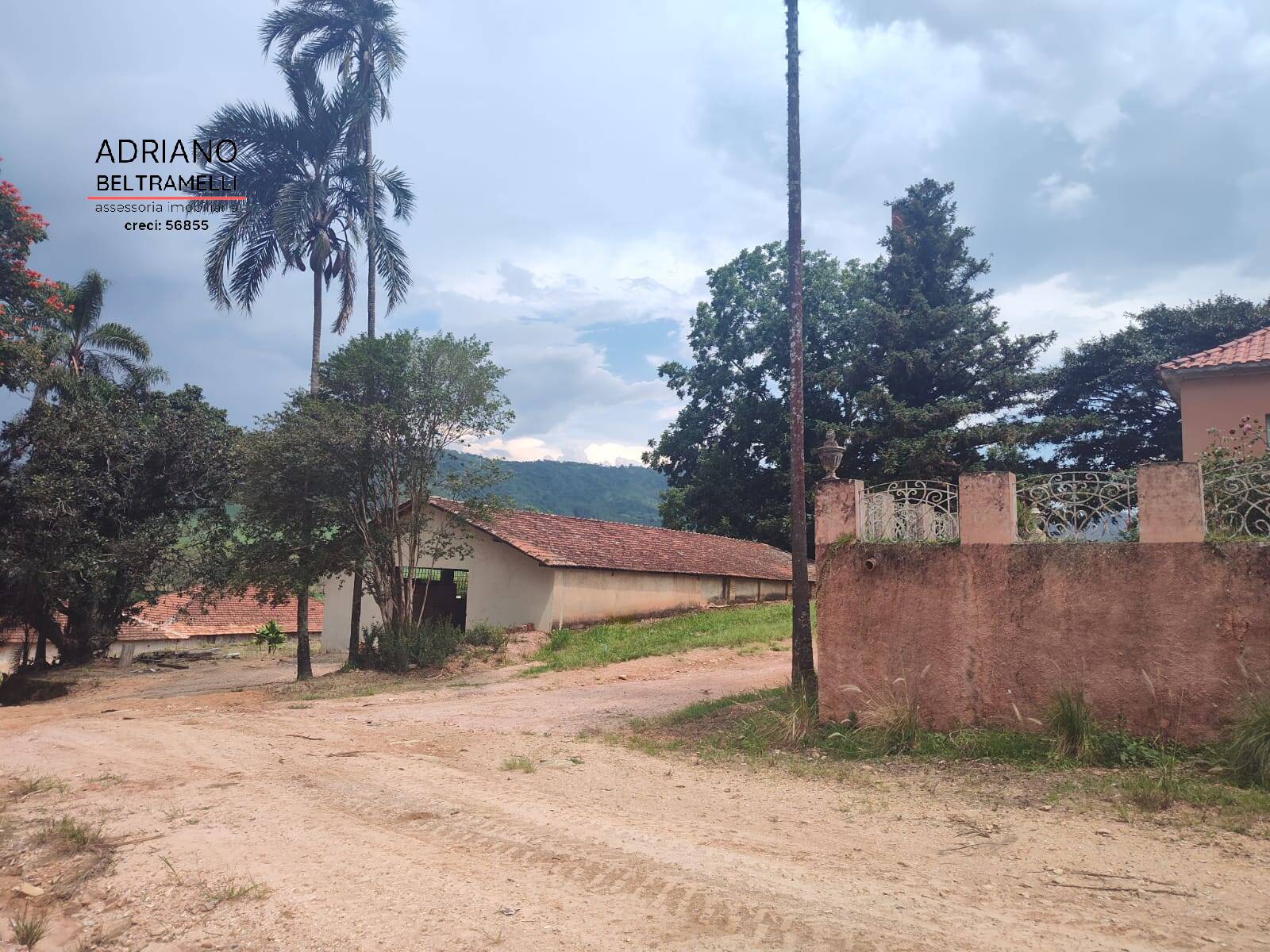 Fazenda à venda com 6 quartos, 1500m² - Foto 27